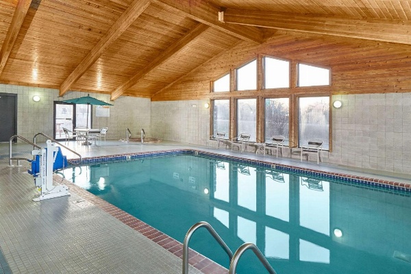 AmericInn by Wyndham Burlington image 6