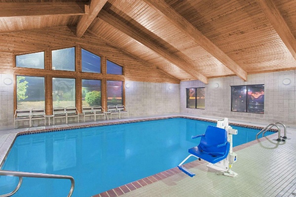 AmericInn by Wyndham Burlington image 7